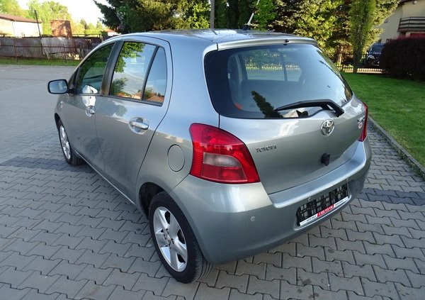 Toyota Yaris cena 22900 przebieg: 175000, rok produkcji 2008 z Gdańsk małe 631